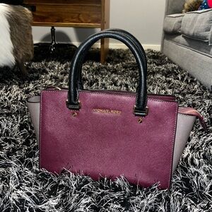 Michael Kors Women's Purple, Black, and Gray Handbag